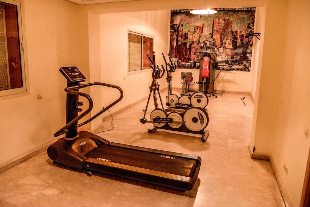 Beautiful, Great Equipped 122 M Holiday Apartment Near Majorelle Garden And Gueliz With Pool Views And A Large Balcony And Terrace Marrakesh Extérieur photo
