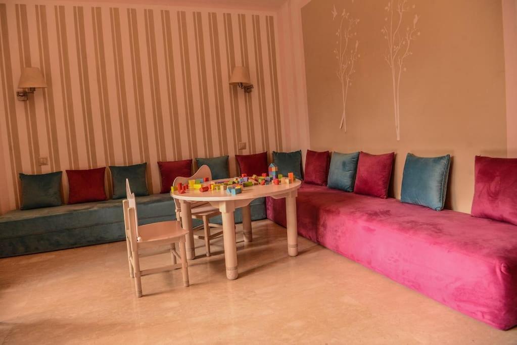 Beautiful, Great Equipped 122 M Holiday Apartment Near Majorelle Garden And Gueliz With Pool Views And A Large Balcony And Terrace Marrakesh Extérieur photo