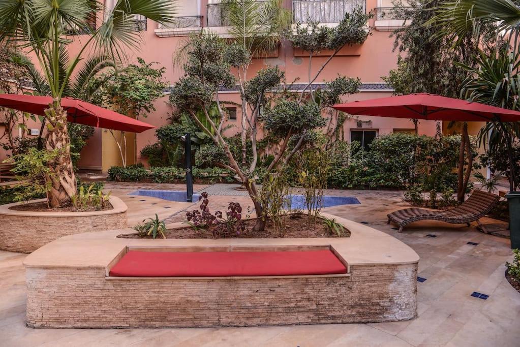 Beautiful, Great Equipped 122 M Holiday Apartment Near Majorelle Garden And Gueliz With Pool Views And A Large Balcony And Terrace Marrakesh Extérieur photo