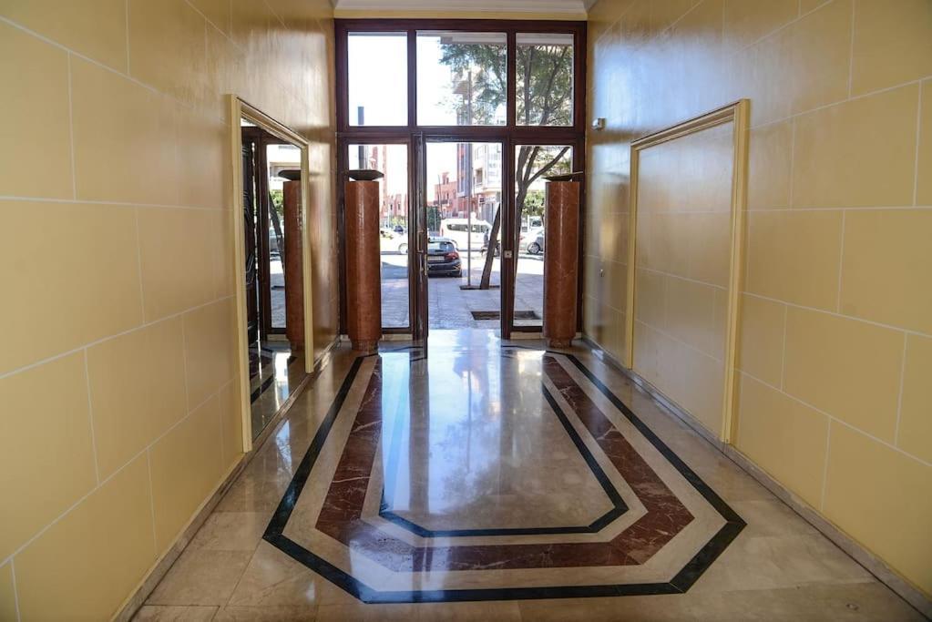 Beautiful, Great Equipped 122 M Holiday Apartment Near Majorelle Garden And Gueliz With Pool Views And A Large Balcony And Terrace Marrakesh Extérieur photo