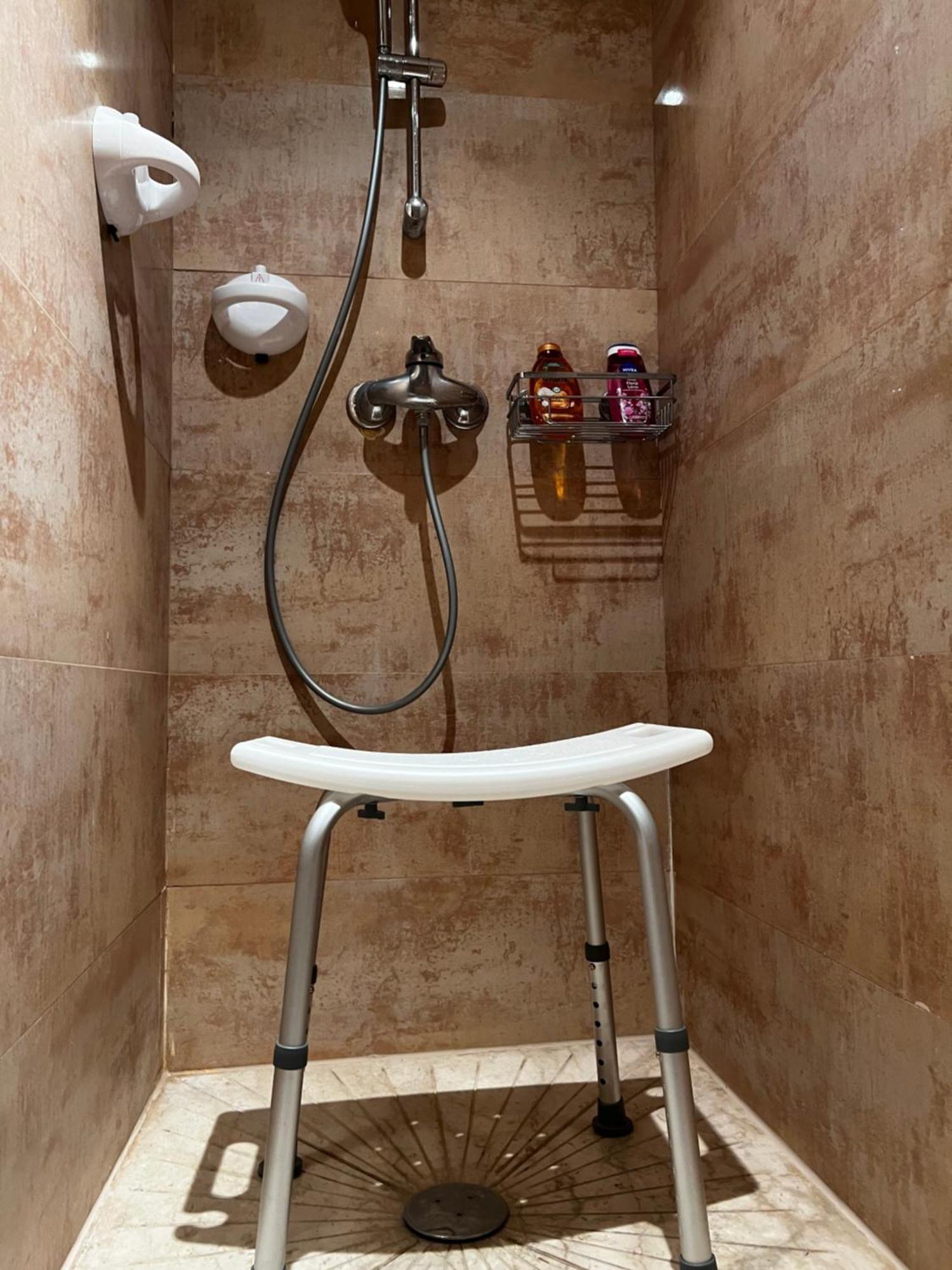 Beautiful, Great Equipped 122 M Holiday Apartment Near Majorelle Garden And Gueliz With Pool Views And A Large Balcony And Terrace Marrakesh Extérieur photo