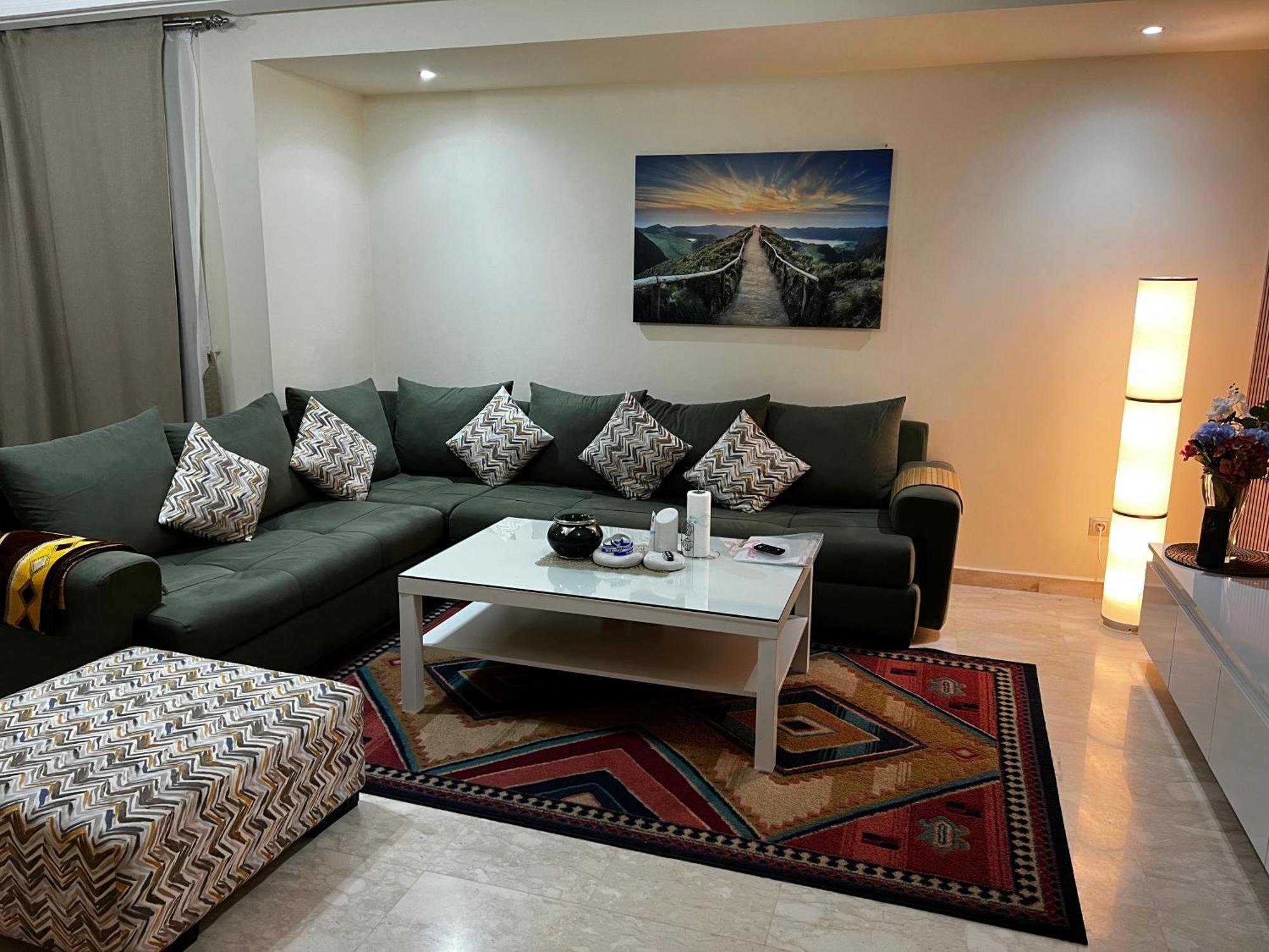 Beautiful, Great Equipped 122 M Holiday Apartment Near Majorelle Garden And Gueliz With Pool Views And A Large Balcony And Terrace Marrakesh Extérieur photo