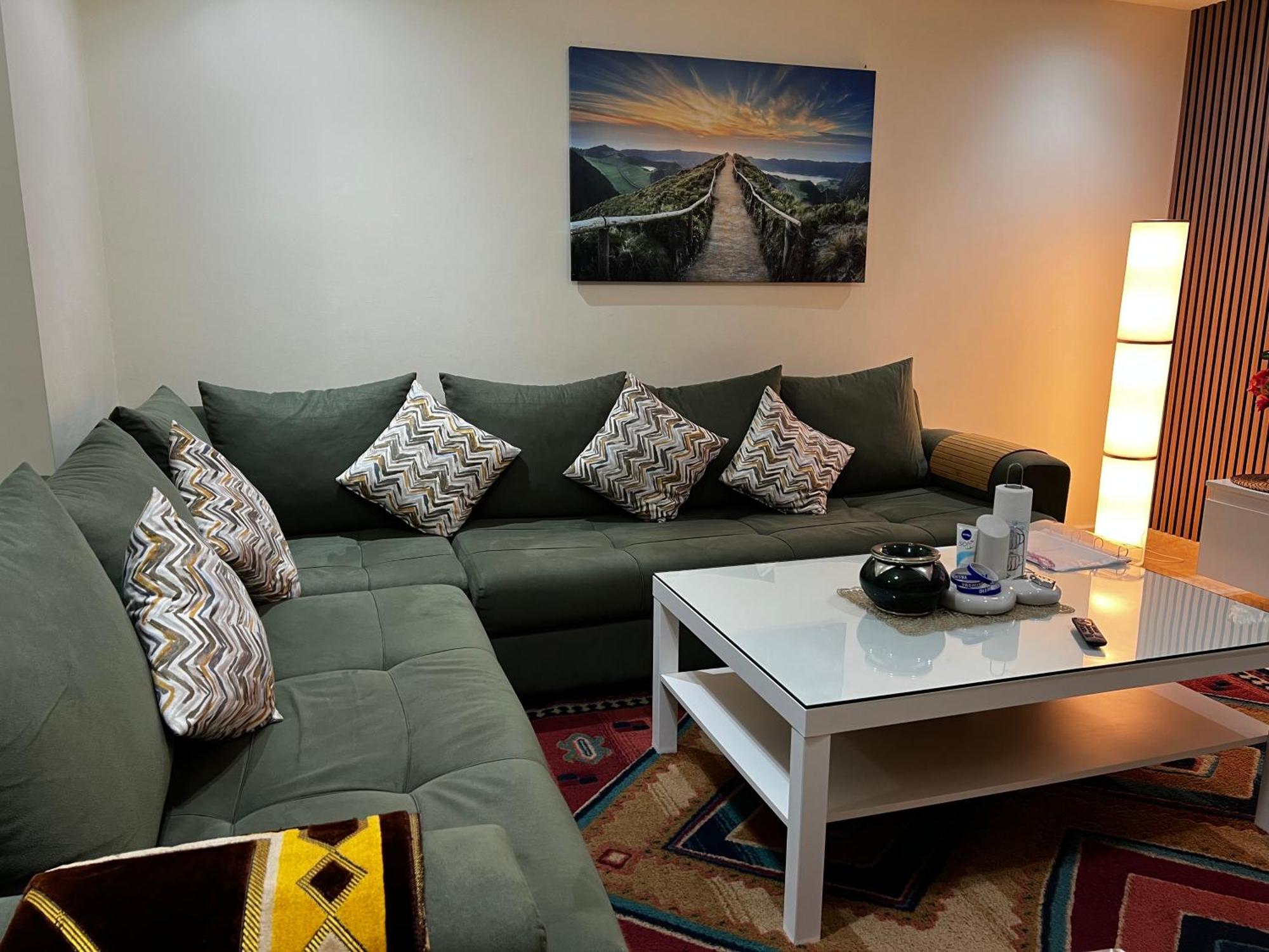 Beautiful, Great Equipped 122 M Holiday Apartment Near Majorelle Garden And Gueliz With Pool Views And A Large Balcony And Terrace Marrakesh Extérieur photo